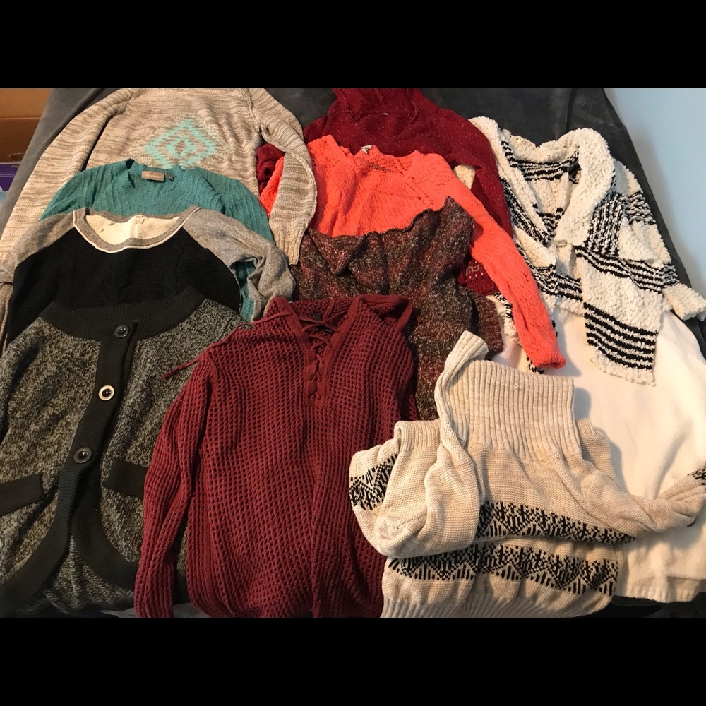 Lot of 11 women’s sweaters- Large